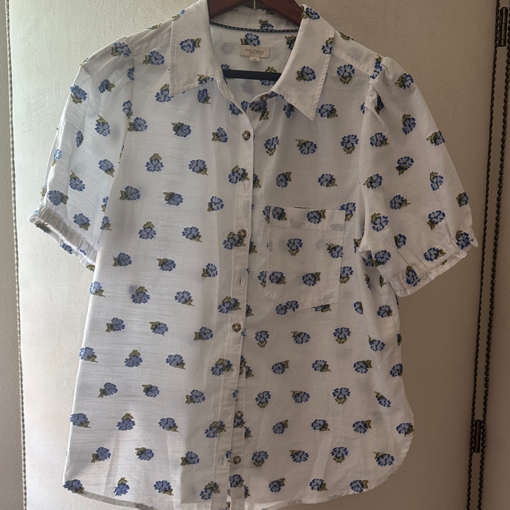 Beautiful, feminine top